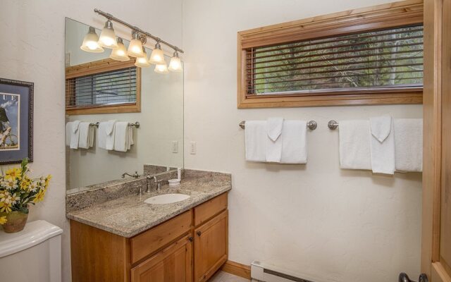 Coldstream Townhome 19