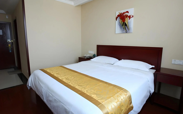 GreenTree Inn LinYi Yitang Town Shuangling Road Express Hotel — фото 2