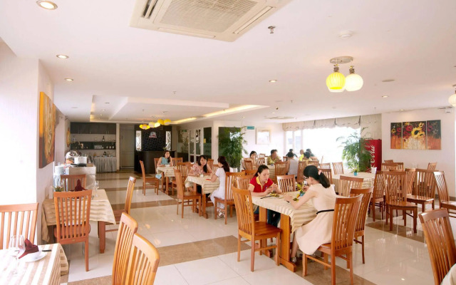 Hoang Sa Hotel
