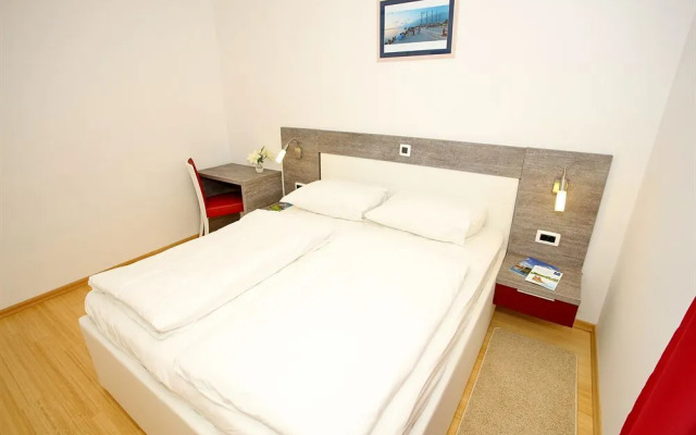 Falkenstainer Apartments Pertcane