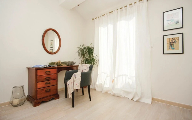 Amazing Home in Brodarica With Wifi and 3 Bedrooms