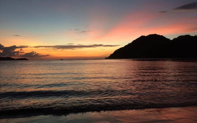 Beach Condos Pico de Loro Hamilo Coast