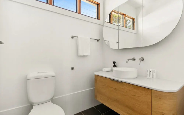 Elegant 3-bed Home With Games Room