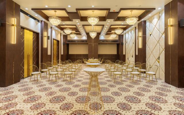 Royal Rawal - Luxury Boutique Hotel