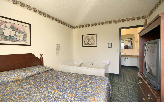 Travelodge by Wyndham Hudsonville