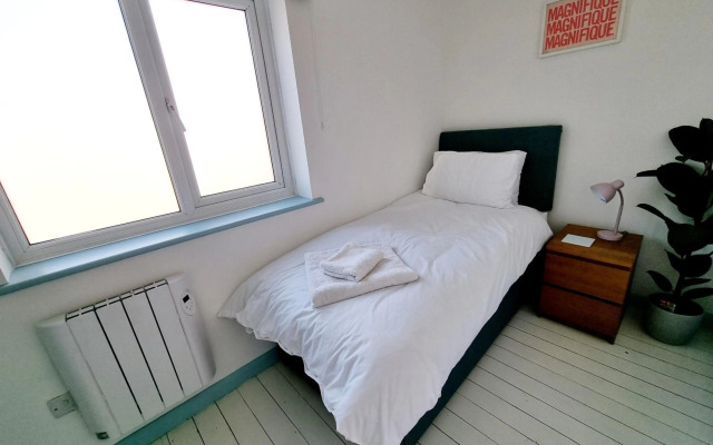 Visit Seaford Apartment - 4 Bedroom - Sleeps 9