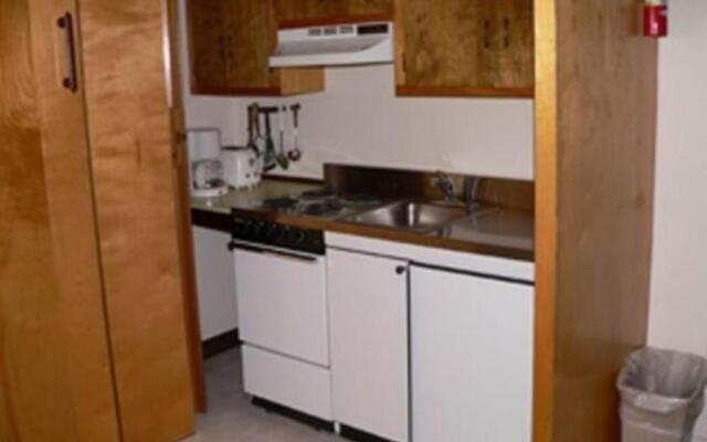 Evergreen Valley Inn