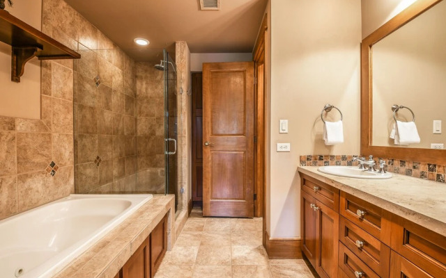 Lone Eagle 3001 by SummitCove Vacation Lodging