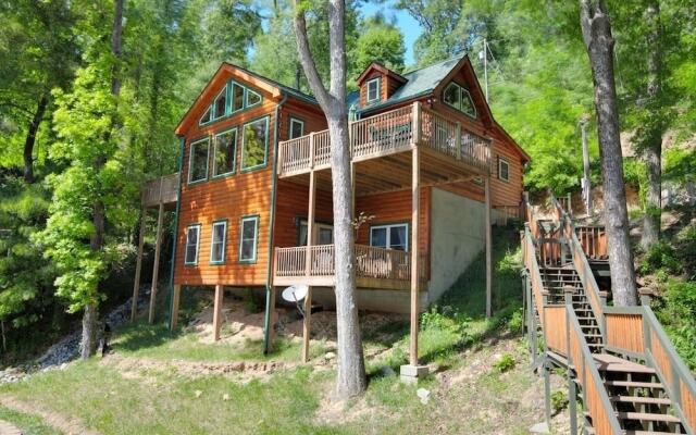 Large Lakefront Cabin W/kayaks And Boathouse 5 Bedroom Home