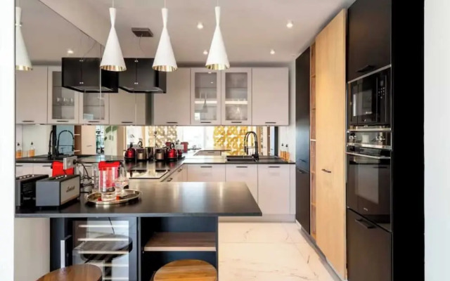 Modern Apartment - 3br- 6P - Palm Beah