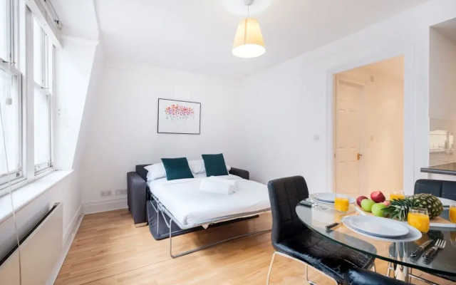 1BR with Balcony in the Heart of Holborn