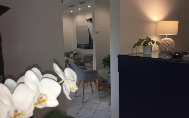 Hôtel Les Rives Bleues