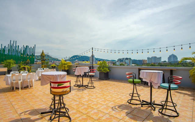 Art Mansion Patong Hotel