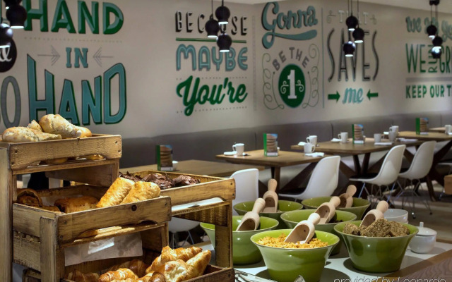 Holiday Inn London Camden Lock by IHG