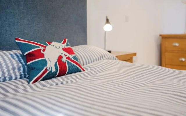 Stylish Retreat with Garden in Tetbury