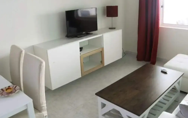 Apartment on the Beach in Vale Centianes