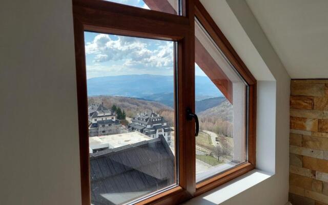 Ctrl Alt Del Apartment S76