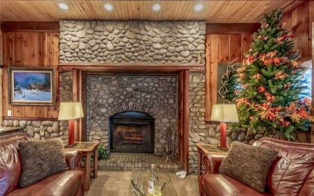 River Bend Lodge - Five Bedroom Cabin