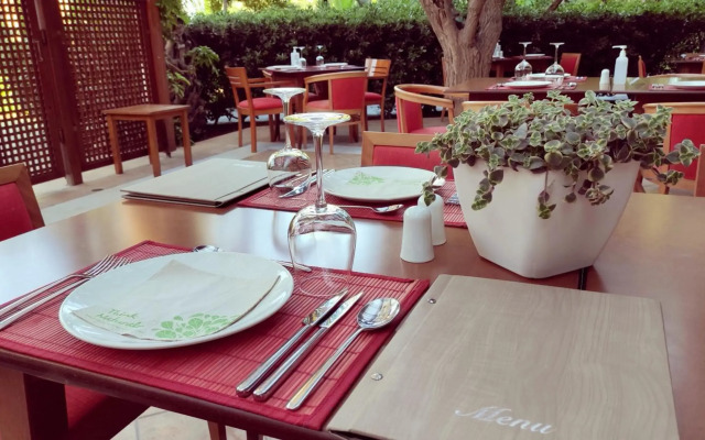 Apollonia Beach Resort & Spa