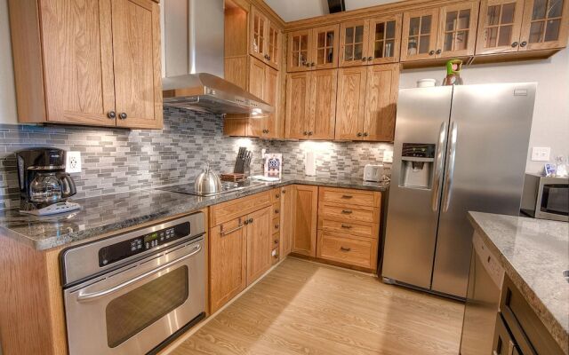 Babbling Brook Hideaway