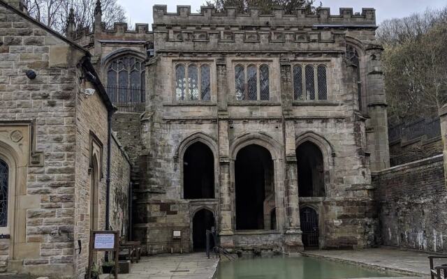 Emlyn's Coppice - Woodland Glamping