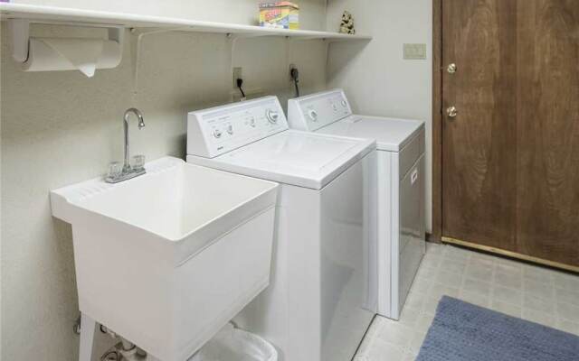 Amys Little Ponderosa - Three Bedroom Cabin