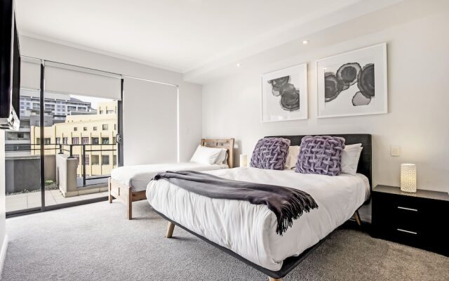 Pyrmont Harbour View Penthouse
