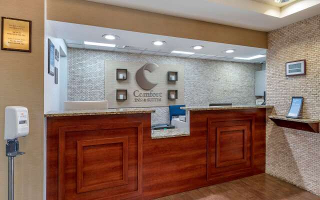 Comfort Inn & Suites Dayton Northwest - Englewood