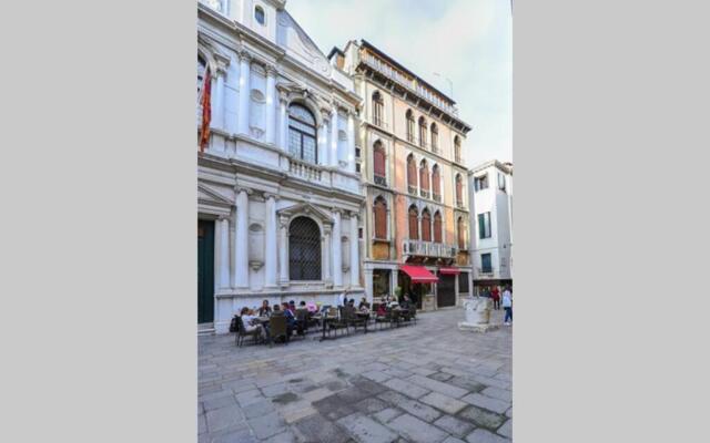 Ca' Fenice, charming apartment in San Marco, sleep 7