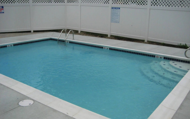 Comfort Inn & Suites Plainville-Foxboro