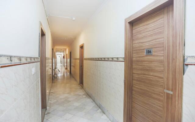 OYO 72051 Hotel Mahadev