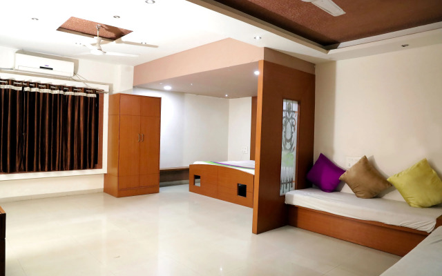 OYO Flagship 35803 Sachin Regency