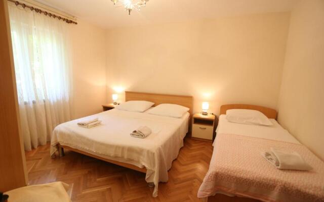 Apartments Slavica Žedno