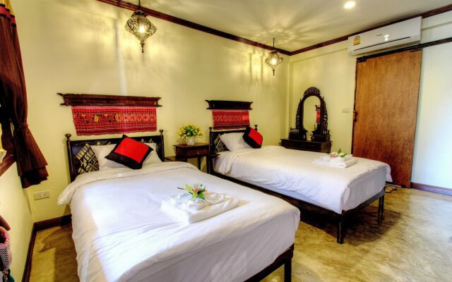 Baankeaw Huenkwan Boutique Hotel
