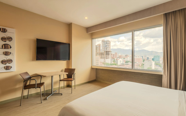 V Grand Hotel, a member of Radisson Individuals