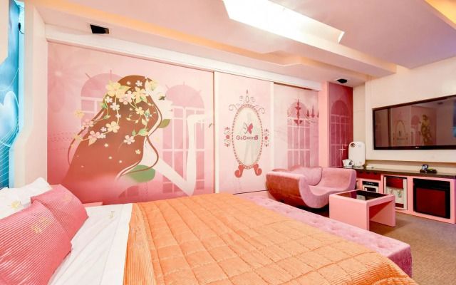 Thebay Hotel