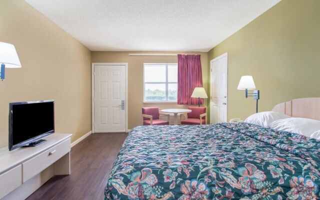 Super 8 Motel - Monticello