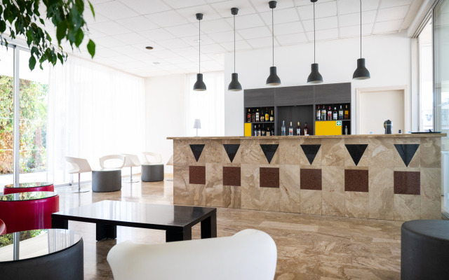 Napa Jay Hotel