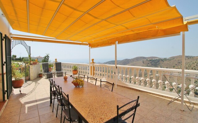 1090 Villa las Flores