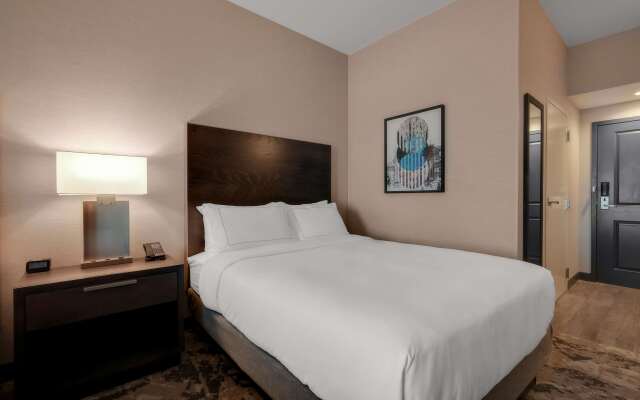 DoubleTree by Hilton Denver International Airport