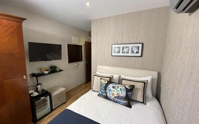 Four Doors Hotel