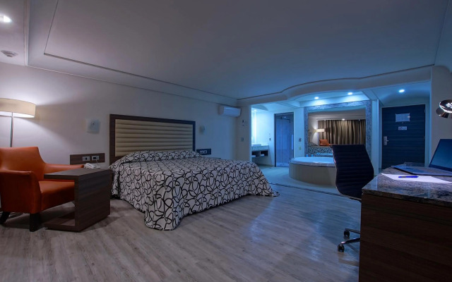 Econo Express Hotel