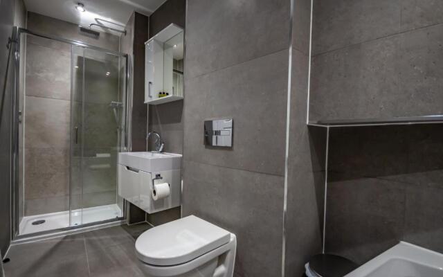 The Crescent by Pureserviced