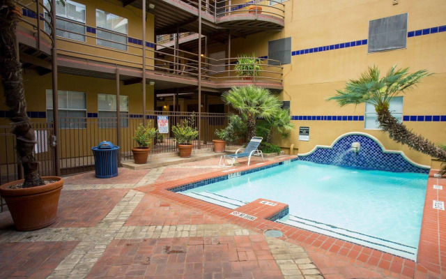 Residences at The Railyards - Downtown Austin