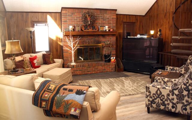 Black Bear Crossing - Pet Friendly - Newly Remodeled