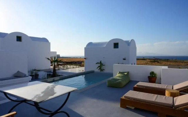 Oia Kissiri - private pool Villas