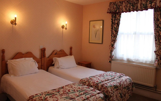 Brook Red Lion Hotel