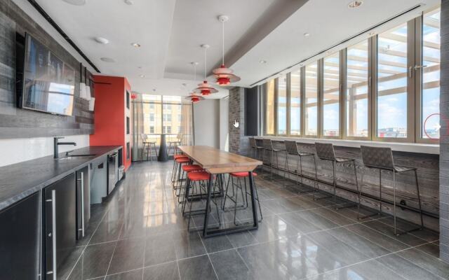 Global Luxury Suites at South Arlington