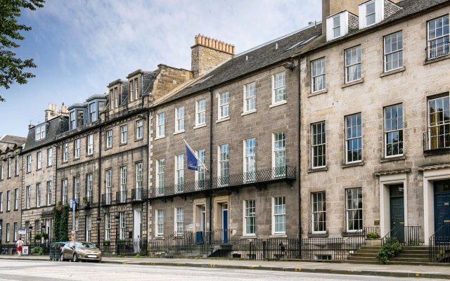 Travelodge Edinburgh Central Queen Street