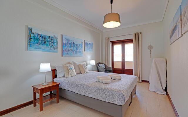 Monte Gordo Beachview 2 by Homing